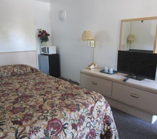 Elmwood Motel