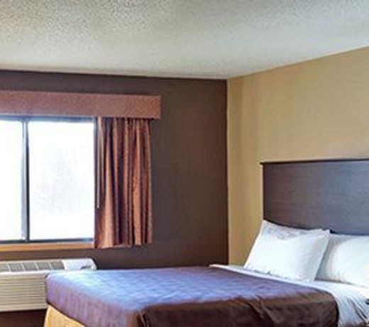 AmericInn by Wyndham Hartford WI