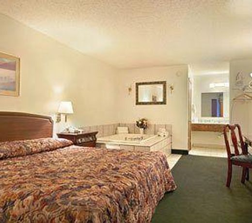 Super 8 by Wyndham Malvern