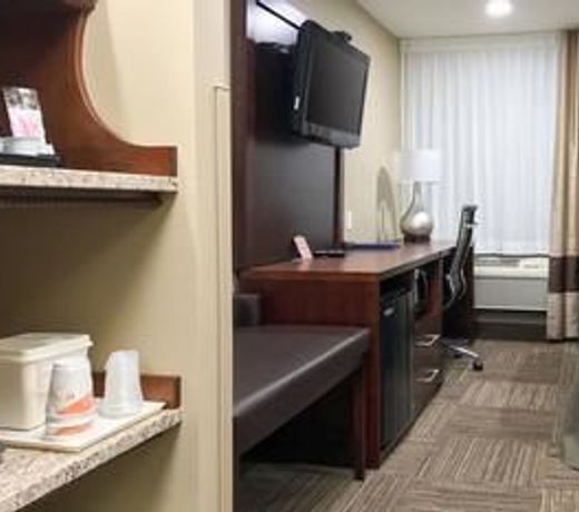 Giles Hotel Inn and Suites