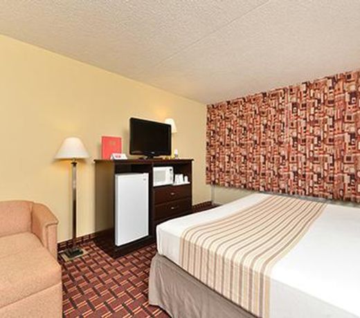 Econo Lodge Inn & Suites Triadelphia