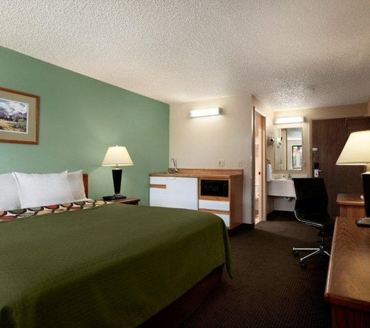 Super 8 by Wyndham Conrad