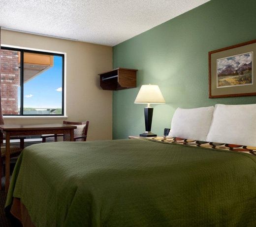 Super 8 by Wyndham Conrad