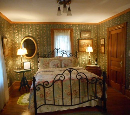Applesauce Inn B&B