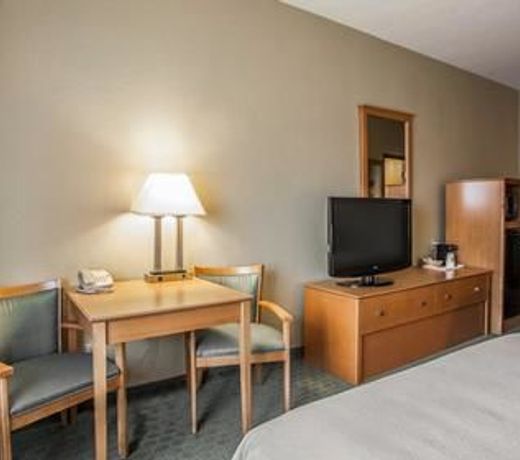 Quality Inn near I-72 and Hwy 51