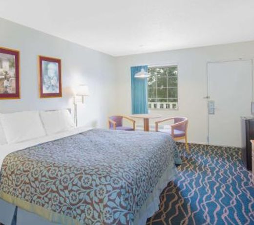Days Inn by Wyndham Hardy