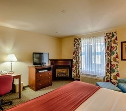 Triple Play Resort Hotel & Suites