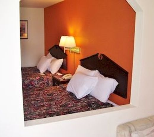 Carry on inn & suites