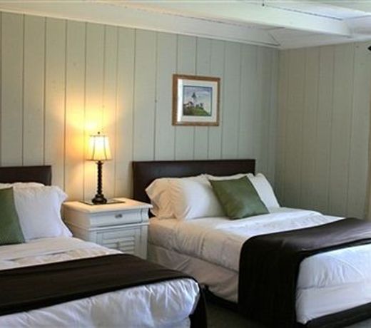 THE ORCHARD HILL INN