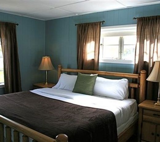THE ORCHARD HILL INN