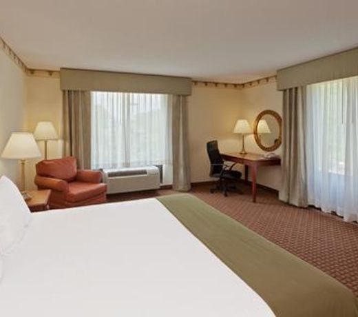 Holiday Inn Express Hotel & Suites-North East, an IHG Hotel