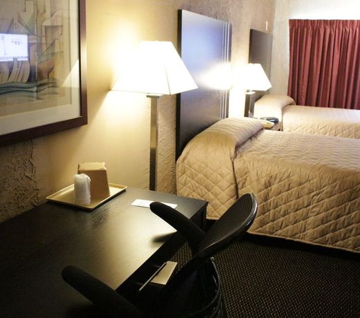 Cozy Crest Motel