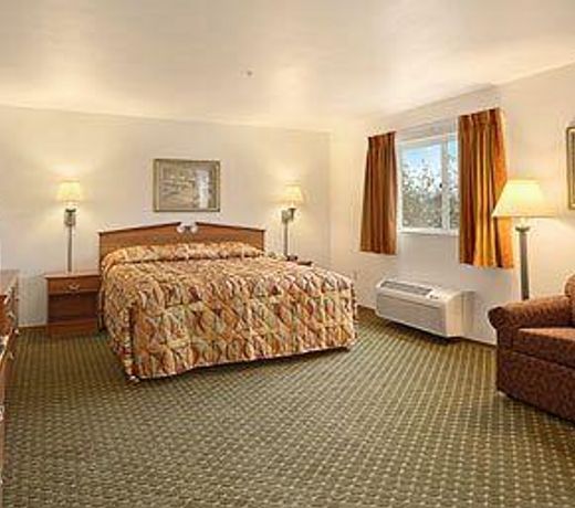Super 8 by Wyndham Cloverdale