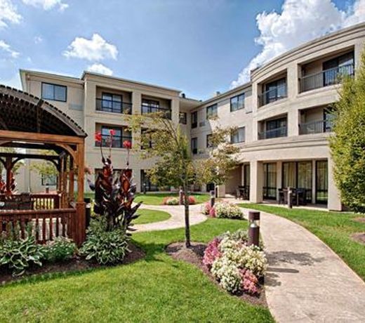Courtyard Wall at Monmouth Shores Corporate Park