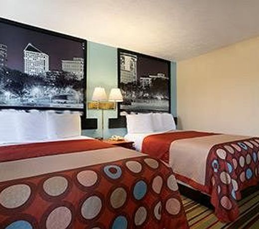 Super 8 by Wyndham Park City/North Wichita Area