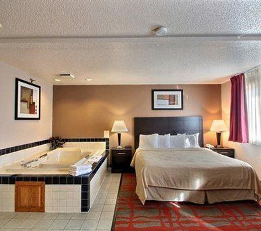 Quality Inn & Suites West Bend