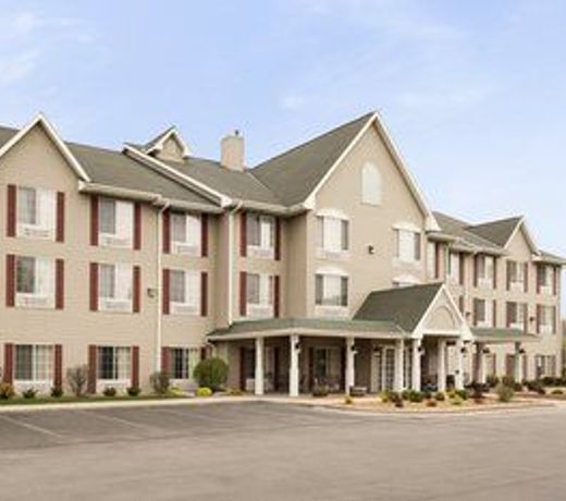 Country Inn & Suites by Radisson, West Bend, WI
