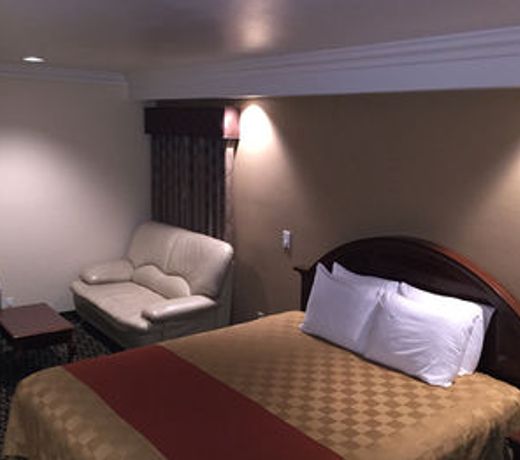 Ontario Inn & Suites