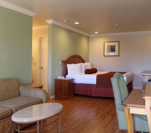 Super 8 by Wyndham Upper Lake