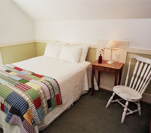 Valley Ford Hotel
