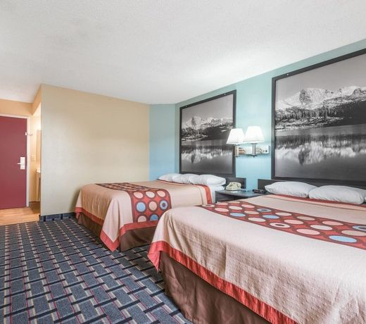 Super 8 by Wyndham Henderson North East Denver