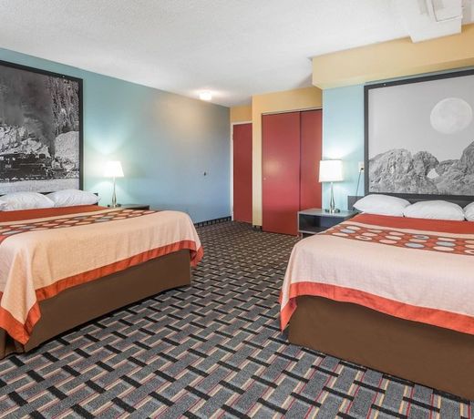 Super 8 by Wyndham Henderson North East Denver
