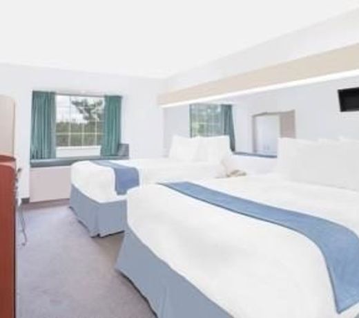Microtel Inn & Suites by Wyndham Broken Bow