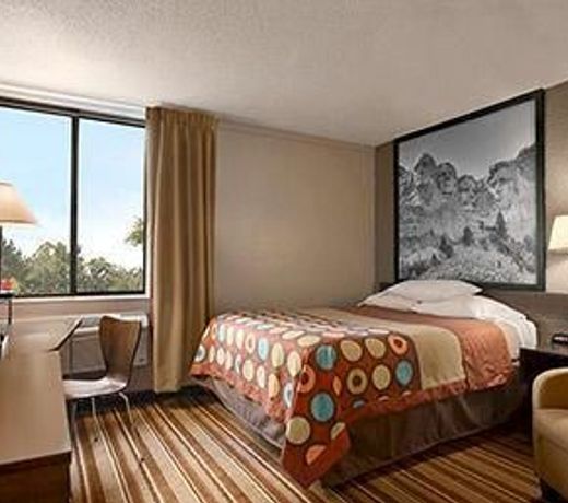 Super 8 by Wyndham Redfield