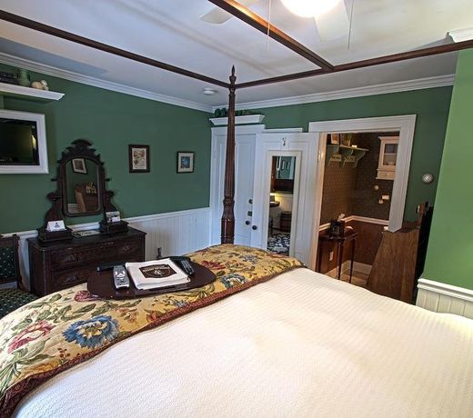 Phineas Swann Inn & Spa