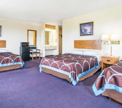 Super 8 by Wyndham Neillsville WI
