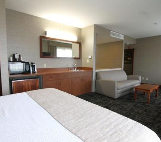 Casper C'mon Inn Hotel & Suites