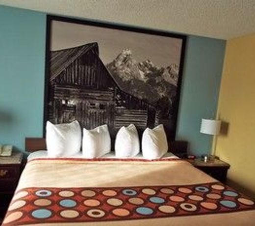 Super 8 by Wyndham Casper East/Evansville