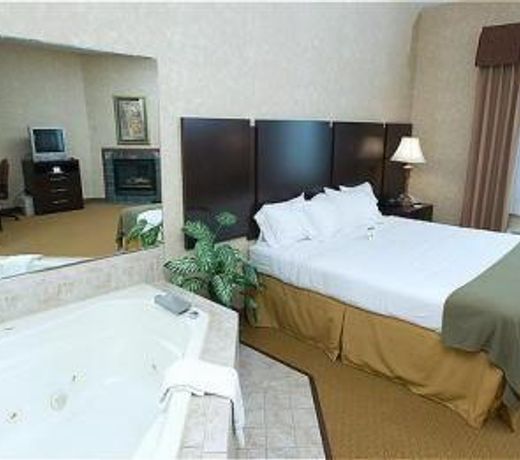 Holiday Inn Express Prince Frederick, an IHG Hotel