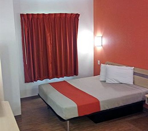 Motel 6 Sinton, TX