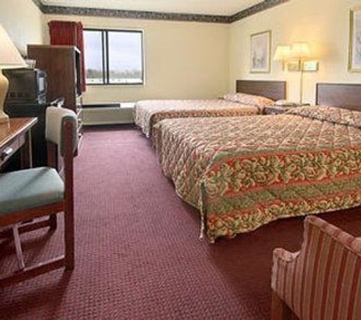 Super 8 by Wyndham Duson Lafayette West Area