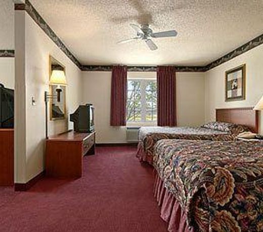 Comfort Inn & Suites Grafton-Cedarburg