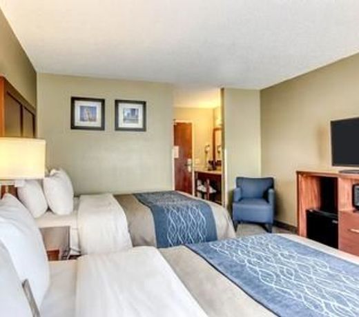 Comfort Inn & Suites Grafton-Cedarburg