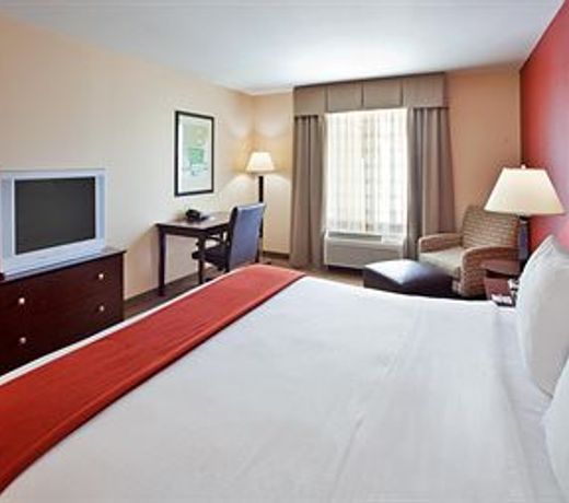 Holiday Inn Express & Suites East Wichita I-35 Andover, an IHG Hotel