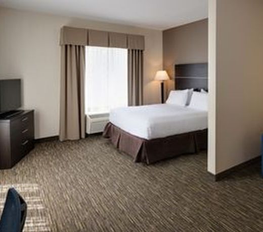 Holiday Inn Express & Suites East Wichita I-35 Andover, an IHG Hotel
