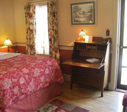 After Eight Bed and Breakfast