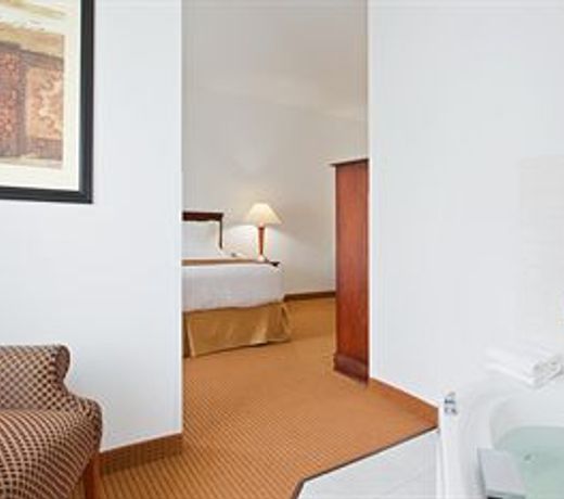 Holiday Inn Express - Newell-Chester WV, an IHG Hotel