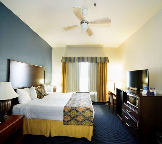 Best Western Plus Lake Dallas Inn & Suites