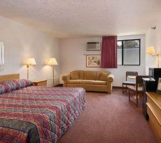 Super 8 by Wyndham Pocatello