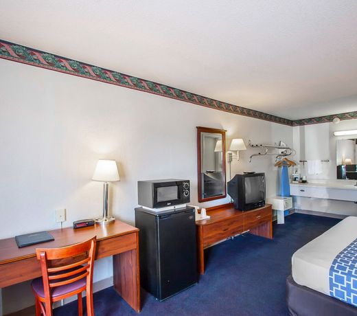 Motel 6 Effingham, IL