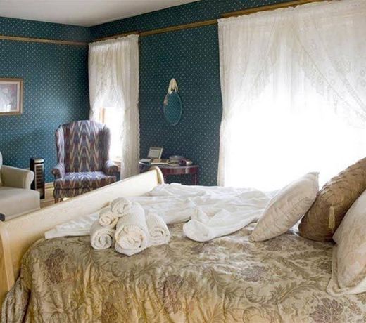 Lindsay House Bed and Breakfast