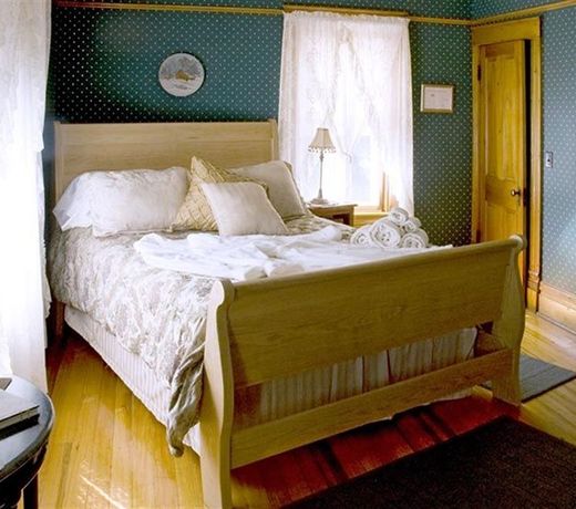 Lindsay House Bed and Breakfast