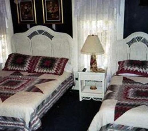 The Pines of Dresden B&B