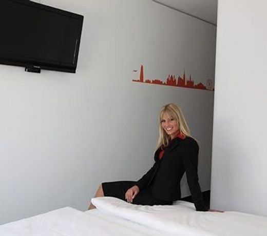 HB1 Budget Hotel - contactless check in
