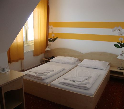Lenas Donau Hotel