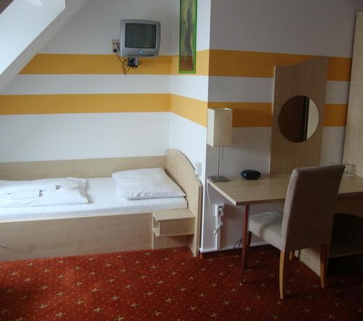 Lenas Donau Hotel